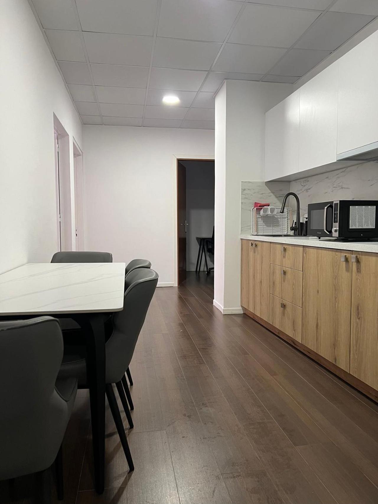 Anhome K11 Serviced Apartments Афины Экстерьер фото