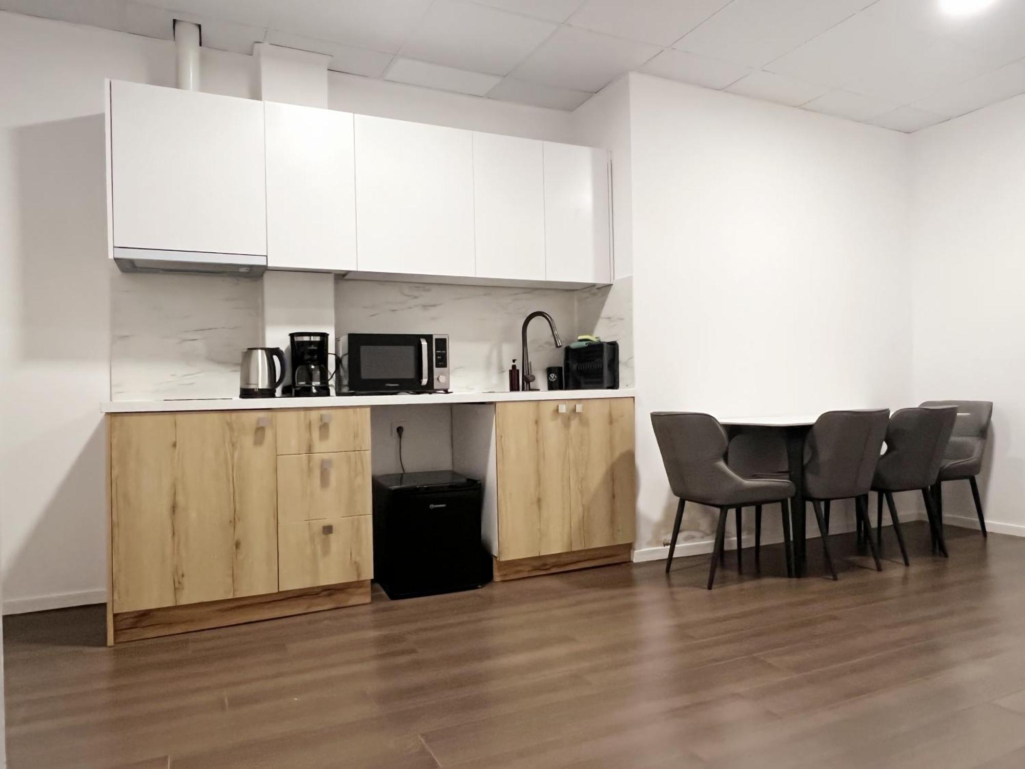 Anhome K11 Serviced Apartments Афины Экстерьер фото